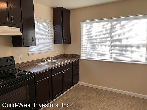 4th image of 320 B St APT A