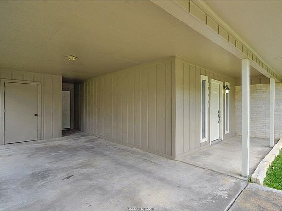 3rd image of 1416 Clement Ct
