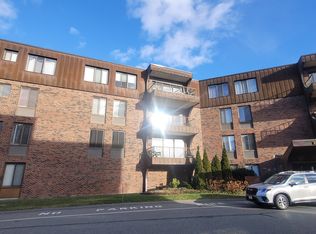 1008 Paradise Rd APT 2Q, Swampscott, MA 01907
