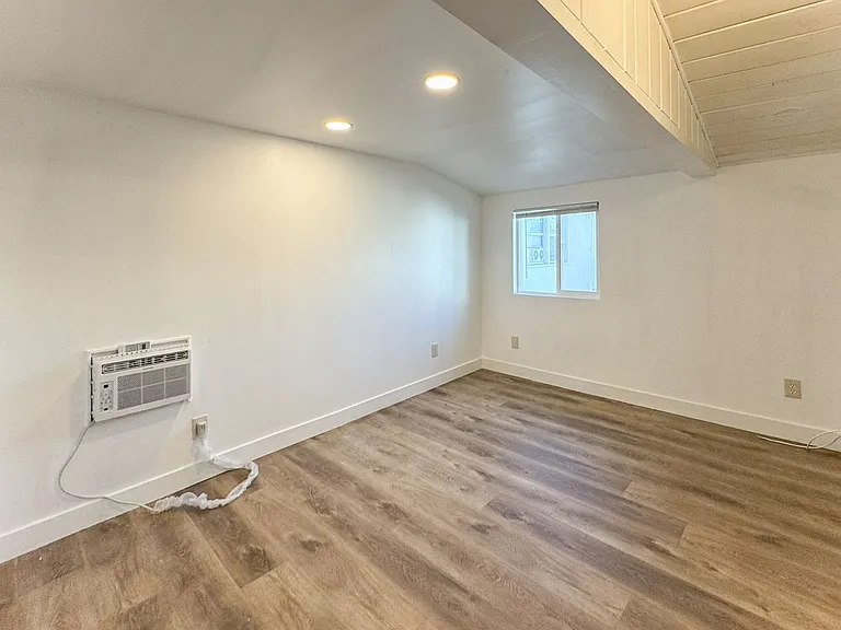 2219 3rd St #8 — Photo 7