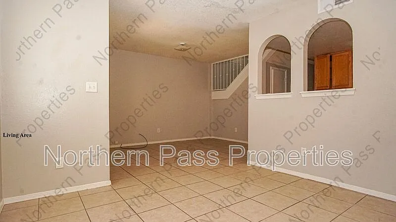 4 bed, 3.0 bath, 1482 sqft, $1,395 — Photo 3