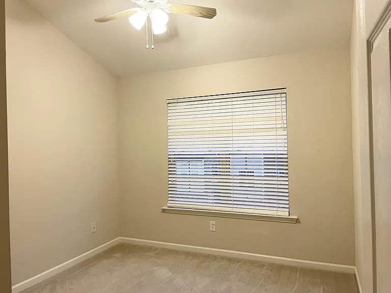 127 Vintage Dr — Photo 16