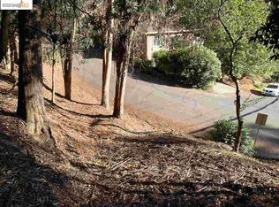 6698 Moore Dr, Oakland, CA 94611