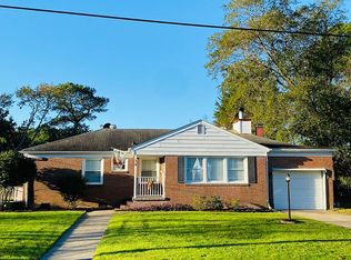 15 Markham Dr, Hampton, VA 23669