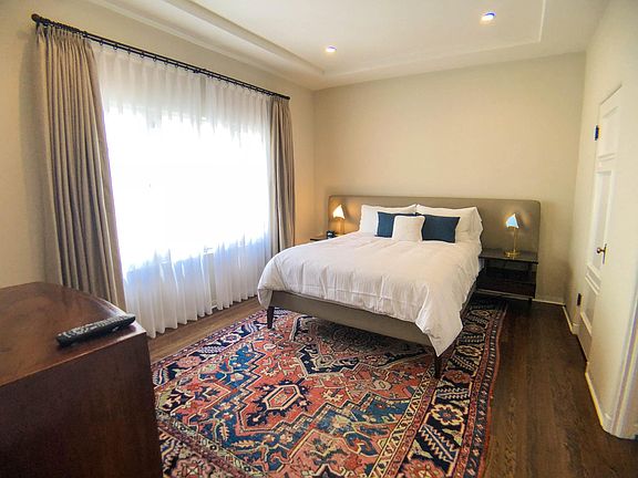 5th image of 1330 N Harper Ave #12