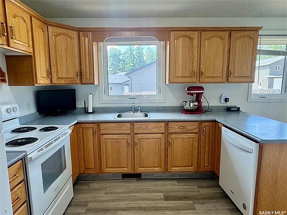 2nd image of 1504 Studer STREET
