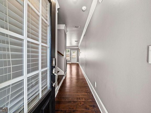 2nd image of 2854 Jordan Oaks Ln #8