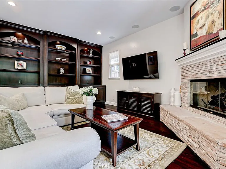 3005 N Poinsettia Ave — Photo 20