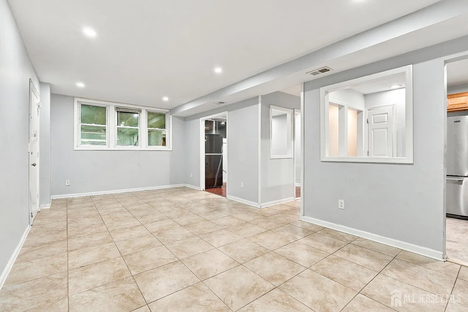 3 bed, 2.0 bath, 1188 sqft, $3,000 — Photo 4