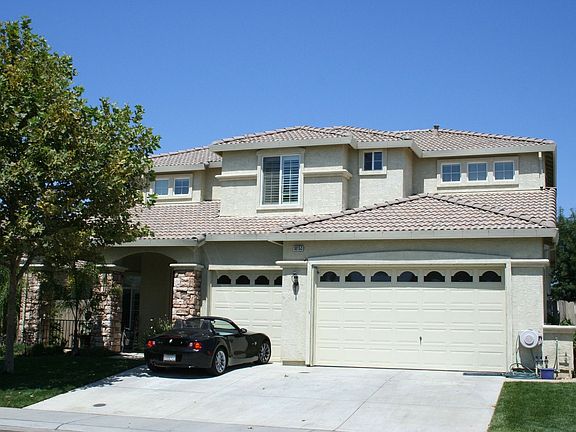 Beautifully Landscaped 