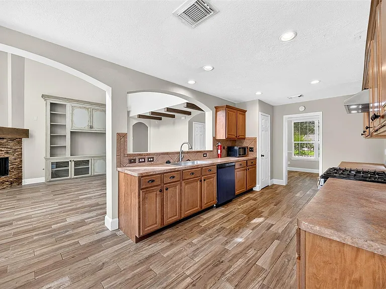 7603 Kenmark Ct — Photo 15