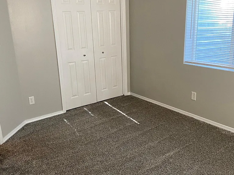 884 S 820 E — Photo 19