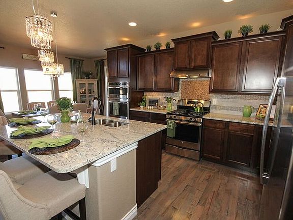 Kitchen & Island View