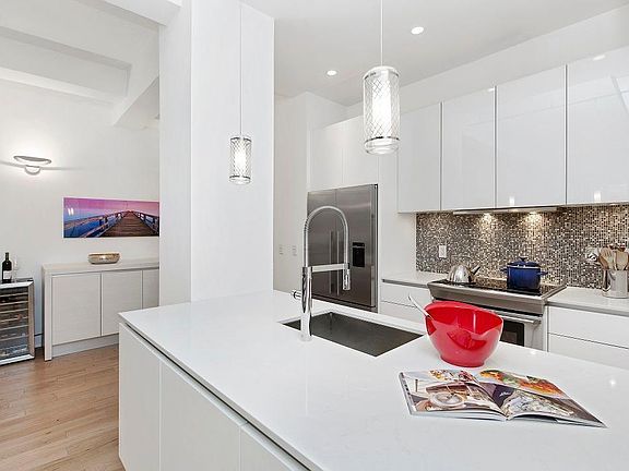 2nd image of 80 John St APT 4I