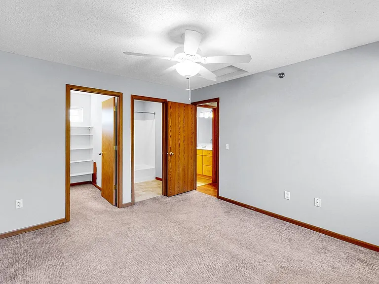 Cedar Pointe Townhomes — Photo 72