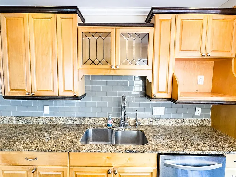 2222 Carnes St — Photo 40