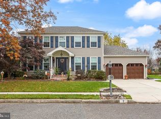 7 Abbotsford Dr, Marlton, NJ 08053