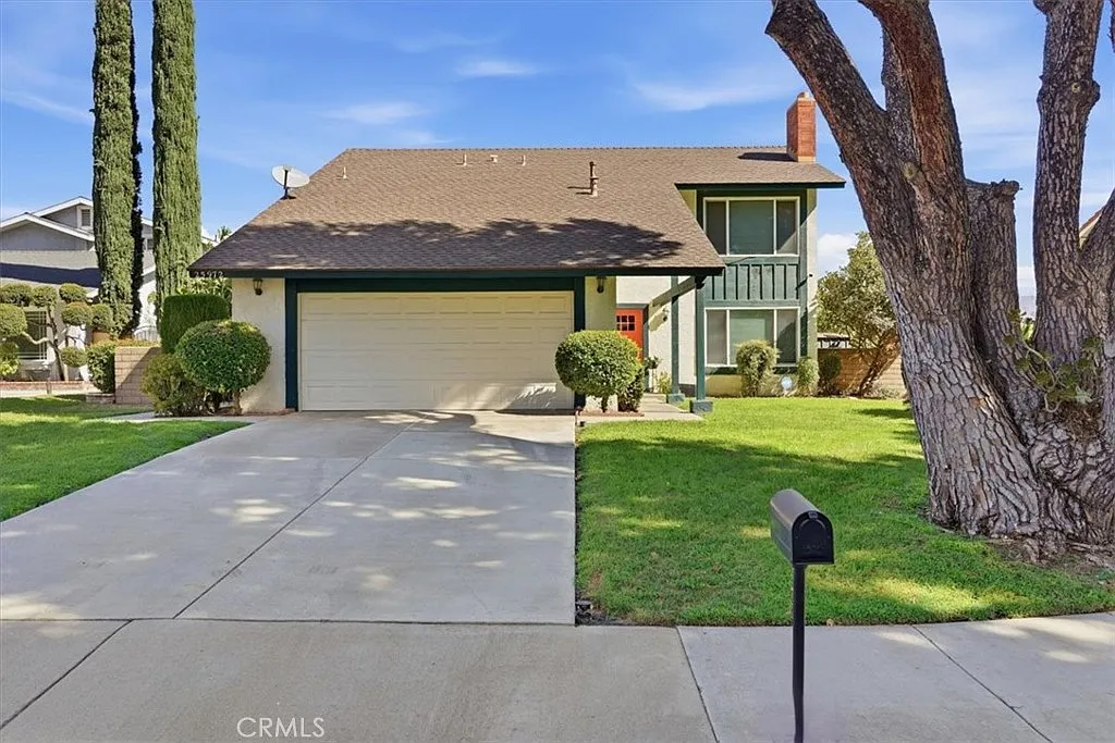 4 bed, 2.5 bath, 1944 sqft, $4,000 — Photo 1