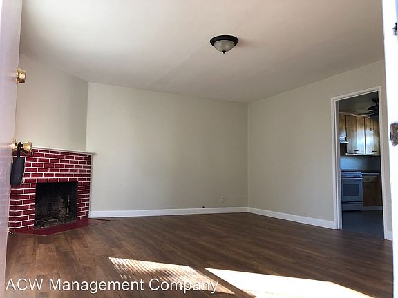 3rd image of 827 Beech St