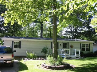 2075 Crescent Rd, Sanford, MI 48657