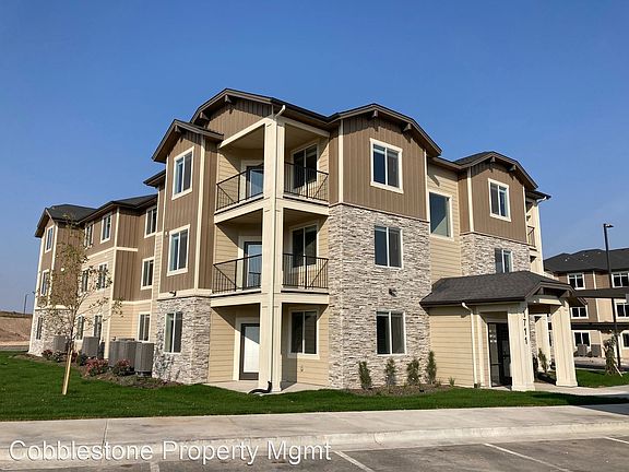 3rd image of 1711 S Grand Fork Way #8955776