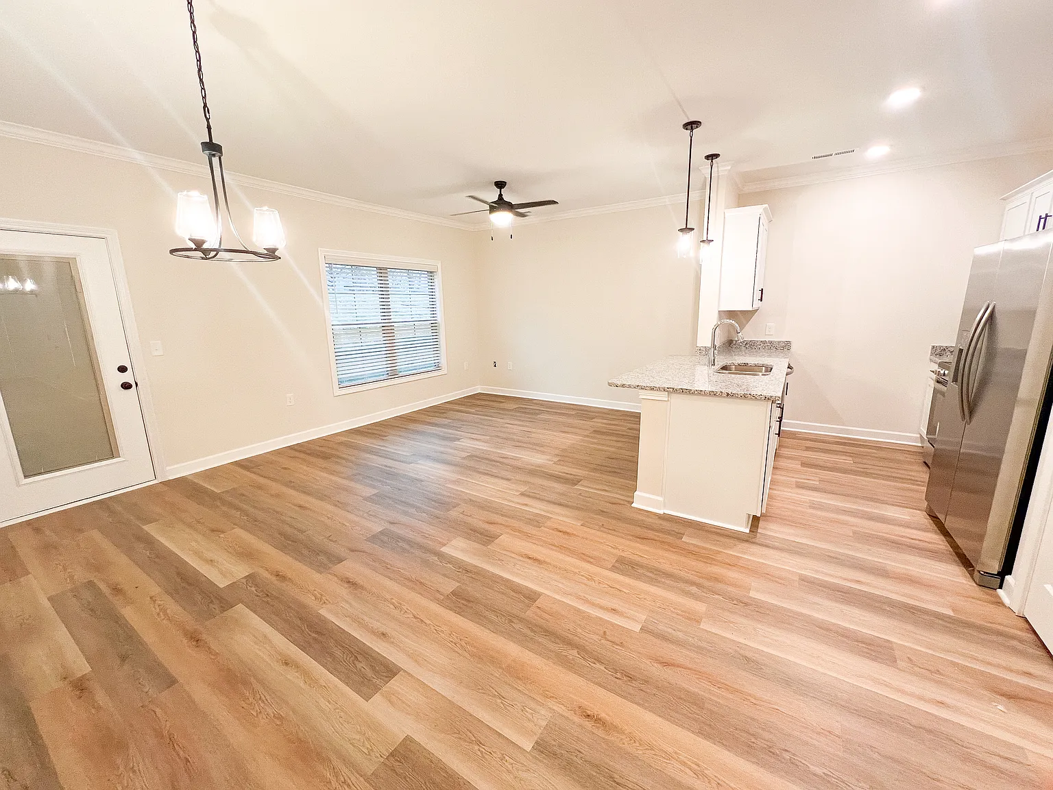 2 bed, 2.5 bath, 1300 sqft, $1,395 — Photo 4