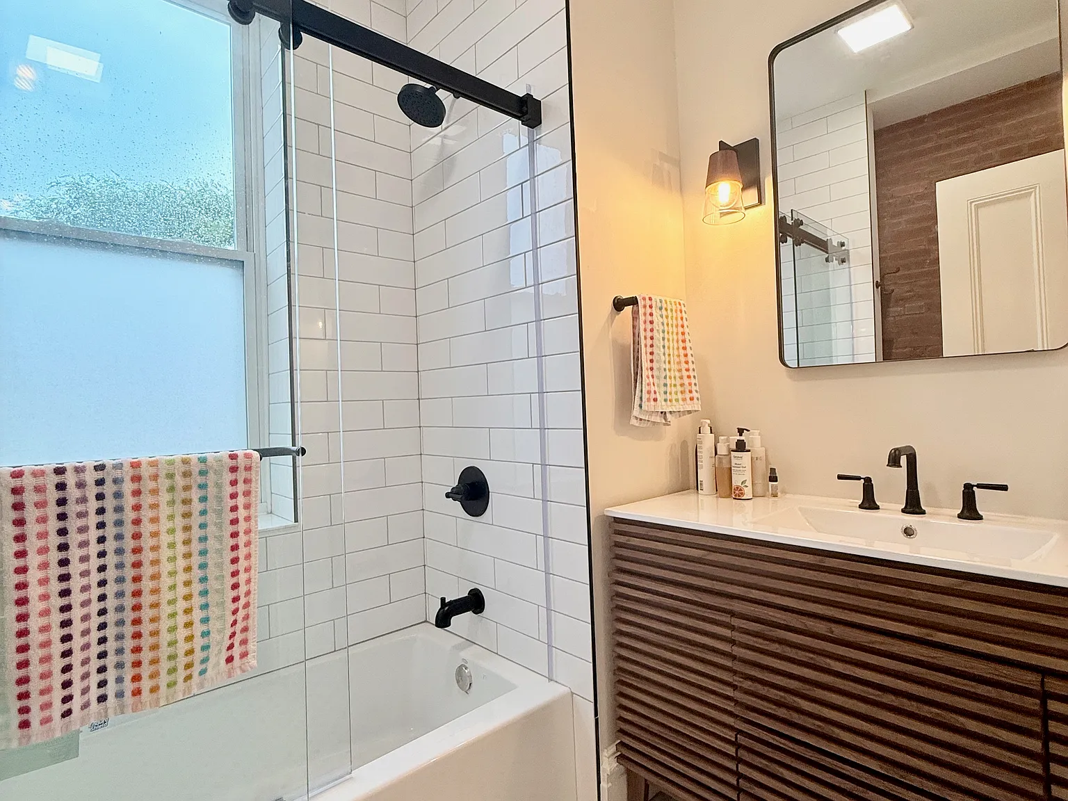 3 bed, 2.5 bath, 2056 sqft, $3,400 — Photo 4