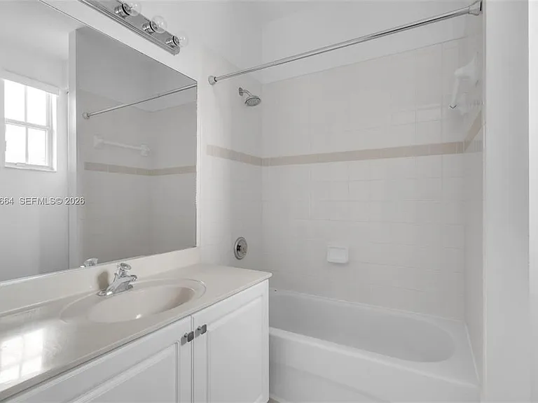624 SW 147th Ave — Photo 11