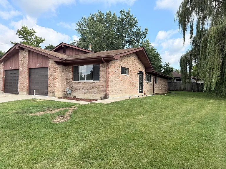 117 Virginia Ct — Photo 2