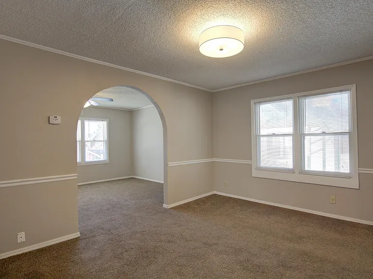 1325 S Delaware Ave — Photo 7