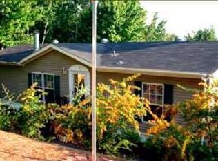 166 Forbes Dr, Cleveland, GA 30528