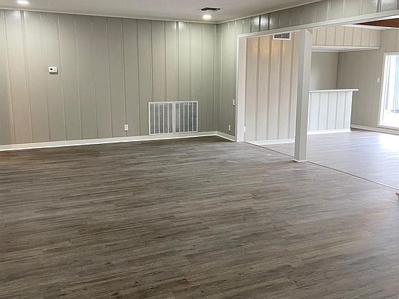 4th image of 5040 Woodlawn Dr