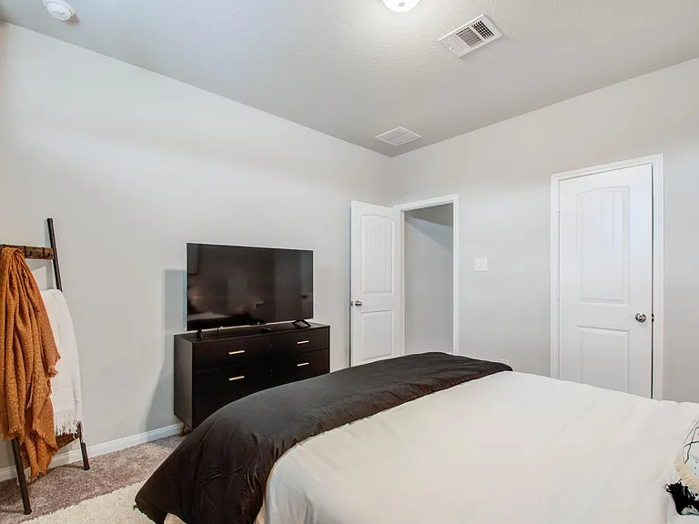 7606 Cottonwood Falls Dr — Photo 15