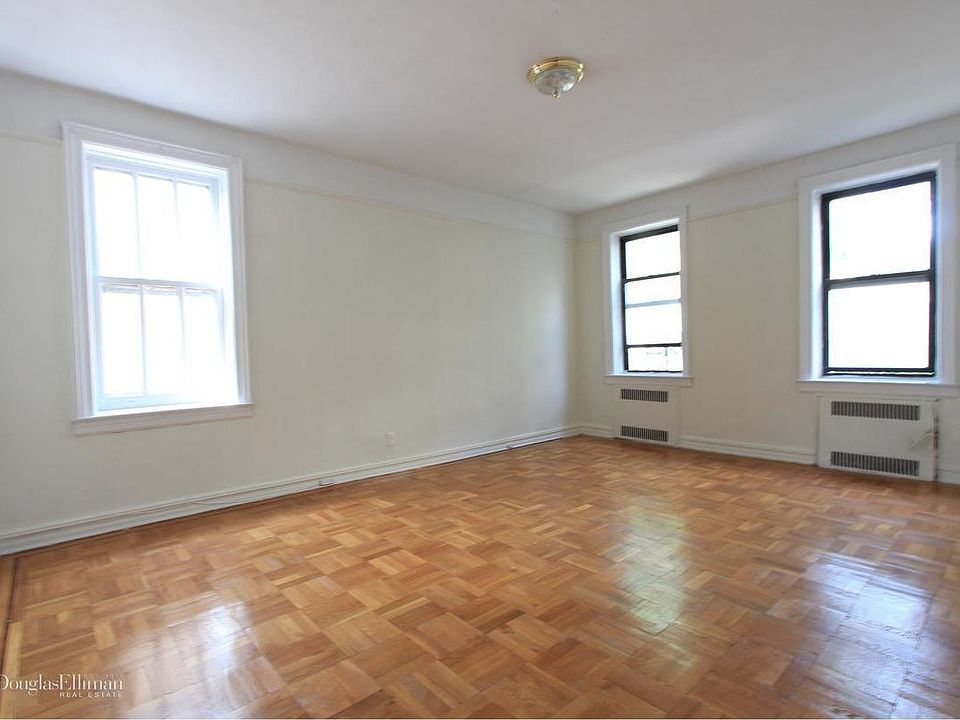2nd image of 980 E 12th St Ste 3B