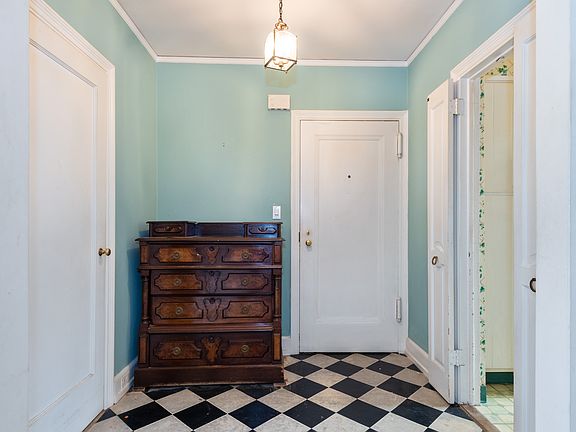 5th image of 100 Ardsley Ave W #5D