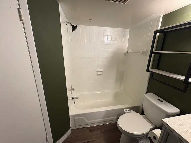 355 Lakepointe Dr #203 — Photo 9