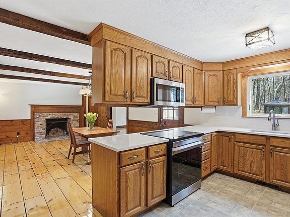 5th image of 5 Oak Ridge Rd