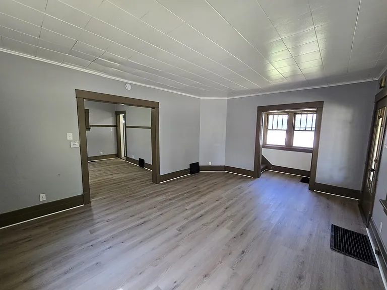 506 Fowler St — Photo 8