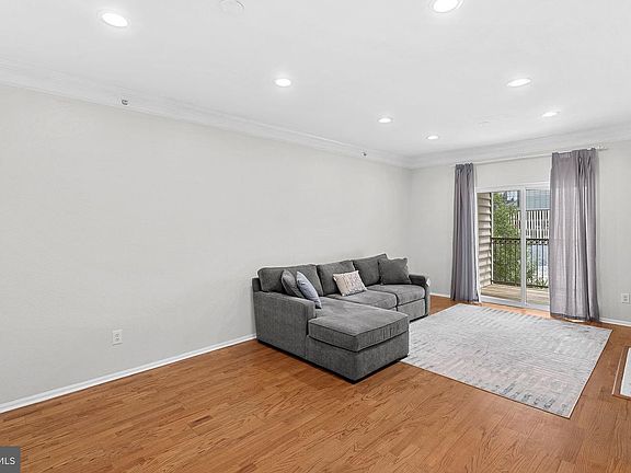 4th image of 1521 Spring Gate Dr Unit 10406