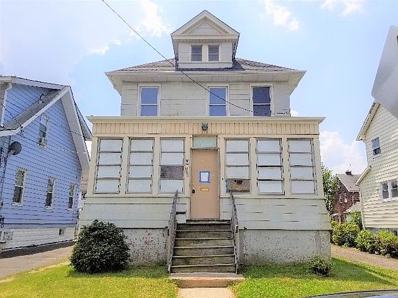 2nd image of 756-758 Floral Ave