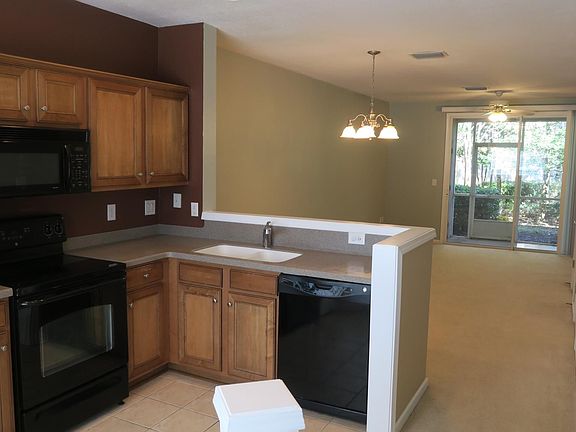 3rd image of 8132 Summerside Cir