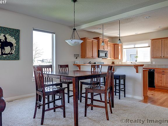 3rd image of 605 NE 85th Way