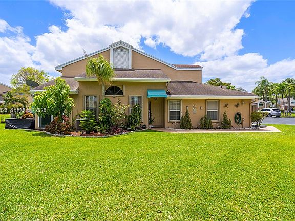 4th image of 7059 Woodmont Way