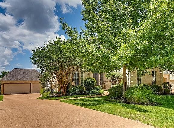 3rd image of 12325 Carlsbad Dr