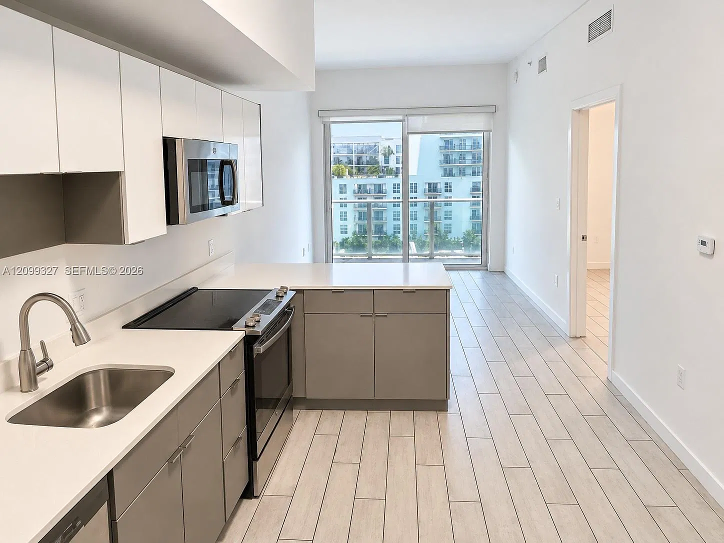 1 bed, 1.0 bath, $2,450 — Photo 1
