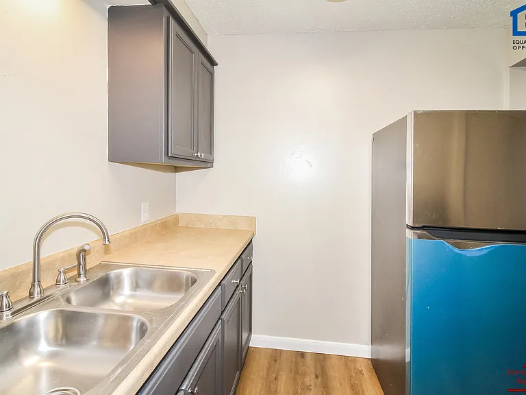 Highpoint Estate Apartments — Photo 12