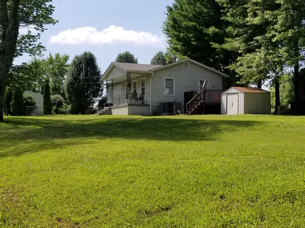 208 Adams St, Smithville, TN 37166