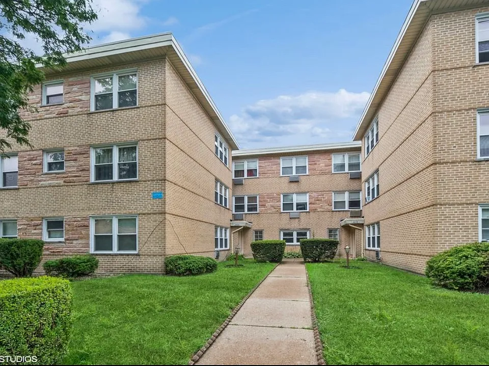 4629 Main St #3A