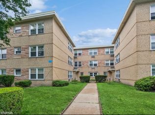 4629 Main St APT 3A, Skokie, IL 60076