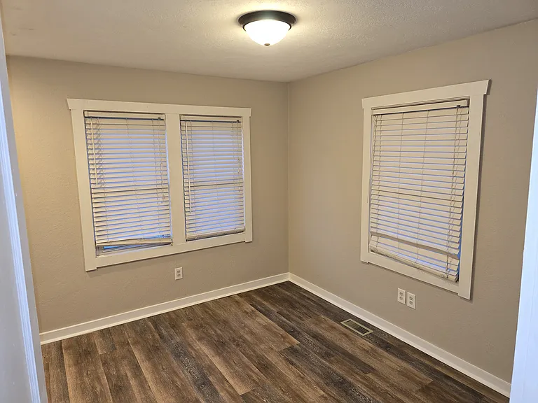 929 E Blue Ridge Blvd — Photo 25
